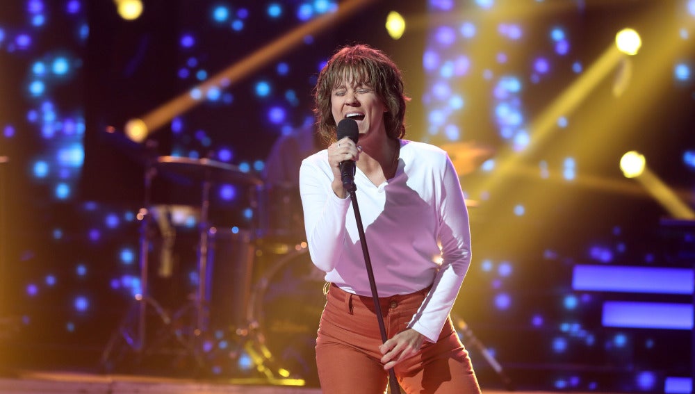 Lorena G&oacute;mez emociona en su primer cambio de sexo en 'Tu cara me suena' imitando a Bon Jovi