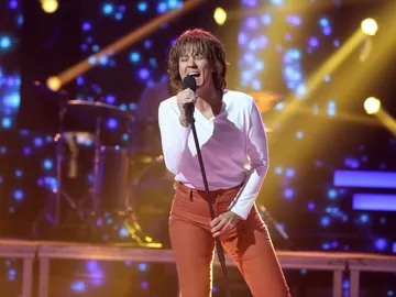 Lorena Gómez emociona en su primer cambio de sexo en 'Tu cara me suena' imitando a Bon Jovi Lorena Gómez emociona en su primer cambio de sexo en 'Tu cara me suena' imitando a Bon Jovi