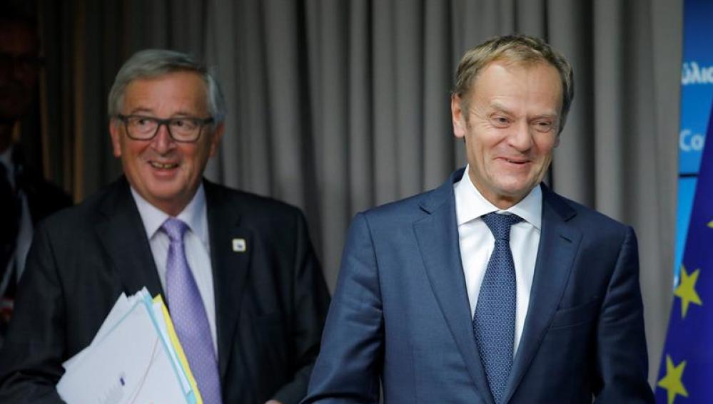 El presidente de la Comisión Europea, Jean-Claude Juncker y el presidente del Consejo de la UE Donald Tusk