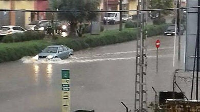 Caos en Sevilla por las inundaciones que han dejado las lluvias de 90 litros por metro cuadrado