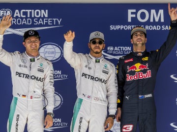Hamilton, con Rosberg y Ricciardo en Austin