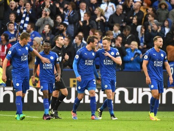 Los jugadores del Leicester celebran el 3-1 ante el Crystal Palace