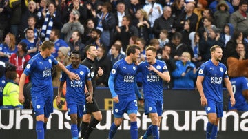 Los jugadores del Leicester celebran el 3-1 ante el Crystal Palace