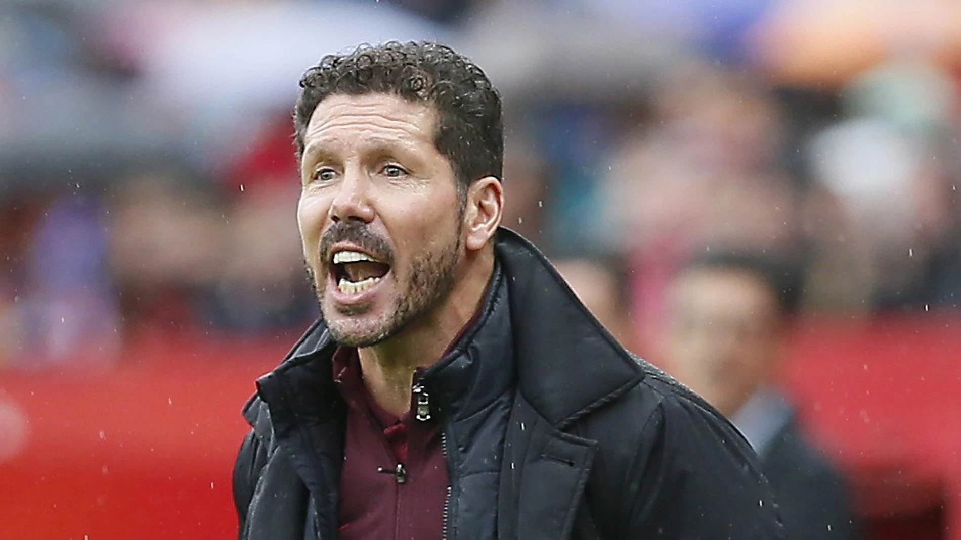 Simeone da órdenes a los suyos Simeone da órdenes a los suyos