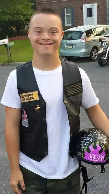 Sean Maehrer posa sonriente Sean Maehrer posa sonriente