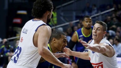 Carroll da la victoria al Real Madrid ante un combativo Estudiantes