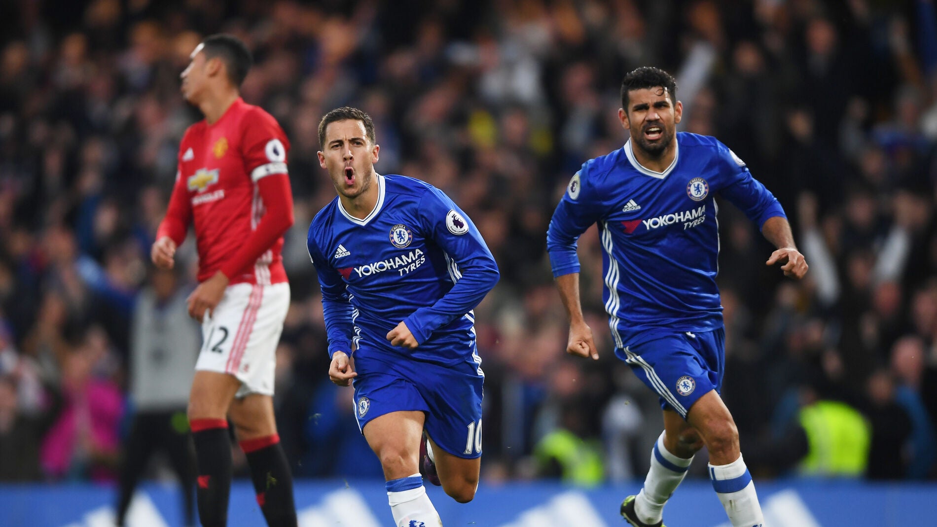 Hazard celebra su gol ante el Manchester United