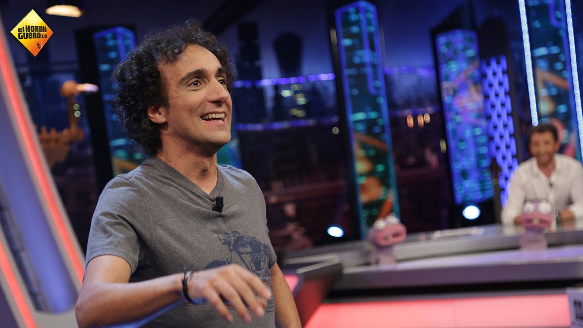 El 'Mayordomi' muestra su lado m&aacute;s c&oacute;mico con uno de sus divertidos mon&oacute;logos