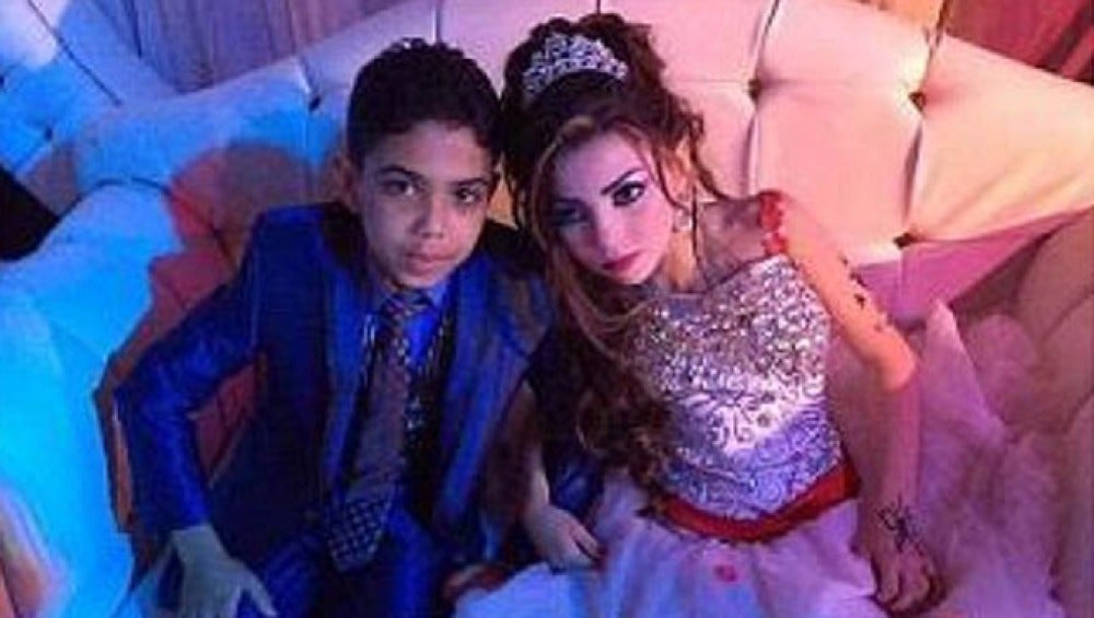 Omar Gharam, primos comprometidos en matrimonio a decisión de sus familiares