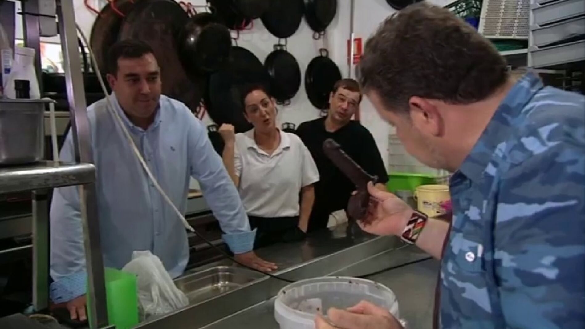 &iquest;Qu&eacute; hac&iacute;a Alberto Chicote con un pene de chocolate en la mano?