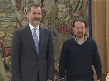 Frame 20.409962 de: Iglesias plantea al Rey las perspectivas de Podemos tras el viraje del PSOE