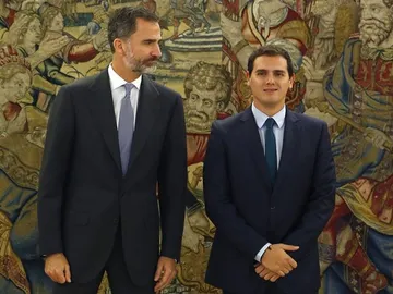 El Rey Felipe VI con Albert Rivera El Rey Felipe VI con Albert Rivera