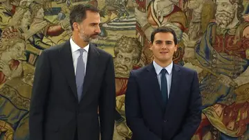 El Rey Felipe VI con Albert Rivera El Rey Felipe VI con Albert Rivera