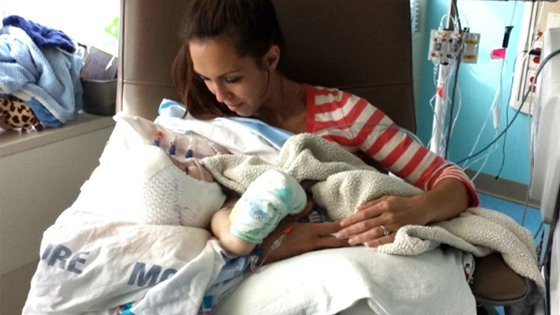 Nicole puede finalmente abrazar a su hijo Nicole puede finalmente abrazar a su hijo