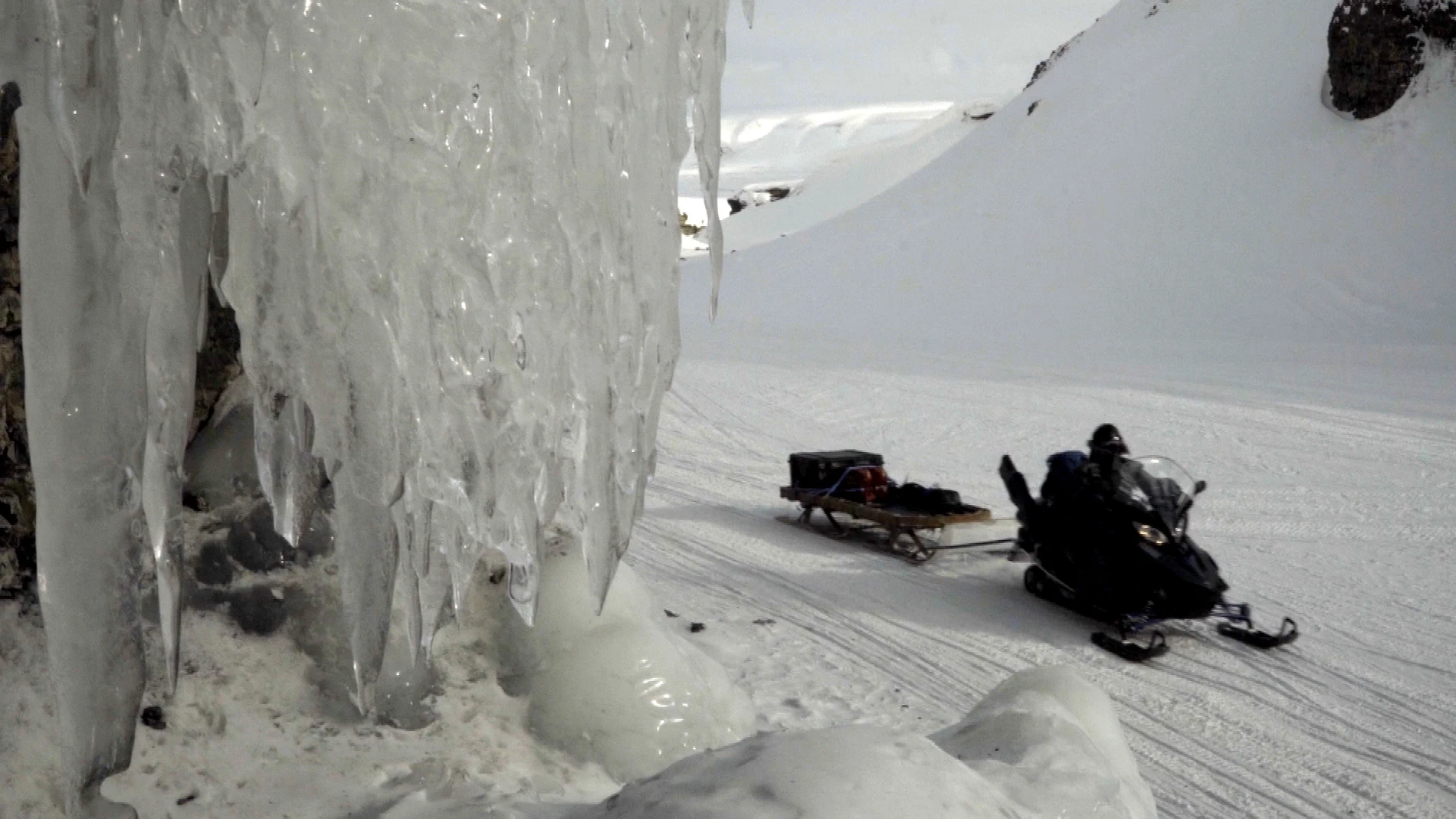 En motonieve por el Ártico En motonieve por el Ártico