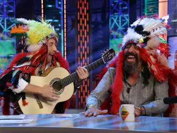 Así sería un espectáculo de Diego El Cigala si fuera un jefe indio Así sería un espectáculo de Diego El Cigala si fuera un jefe indio