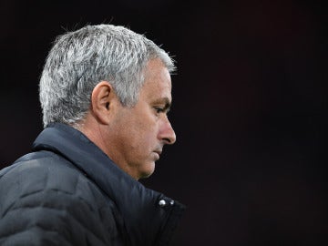 José Mourinho, durante un partido con el United