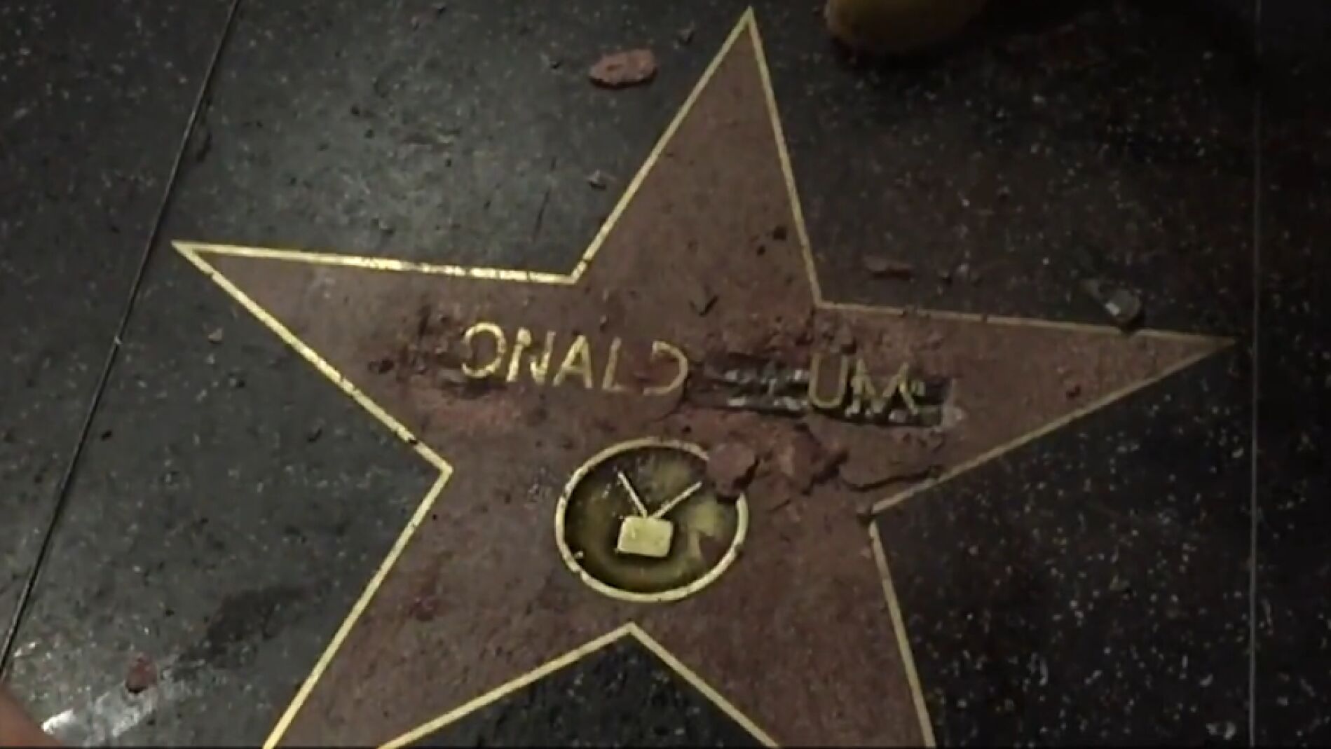 Da&ntilde;os de la estrella de Donald Trump en el Paseo de la Fama de Hollywood 