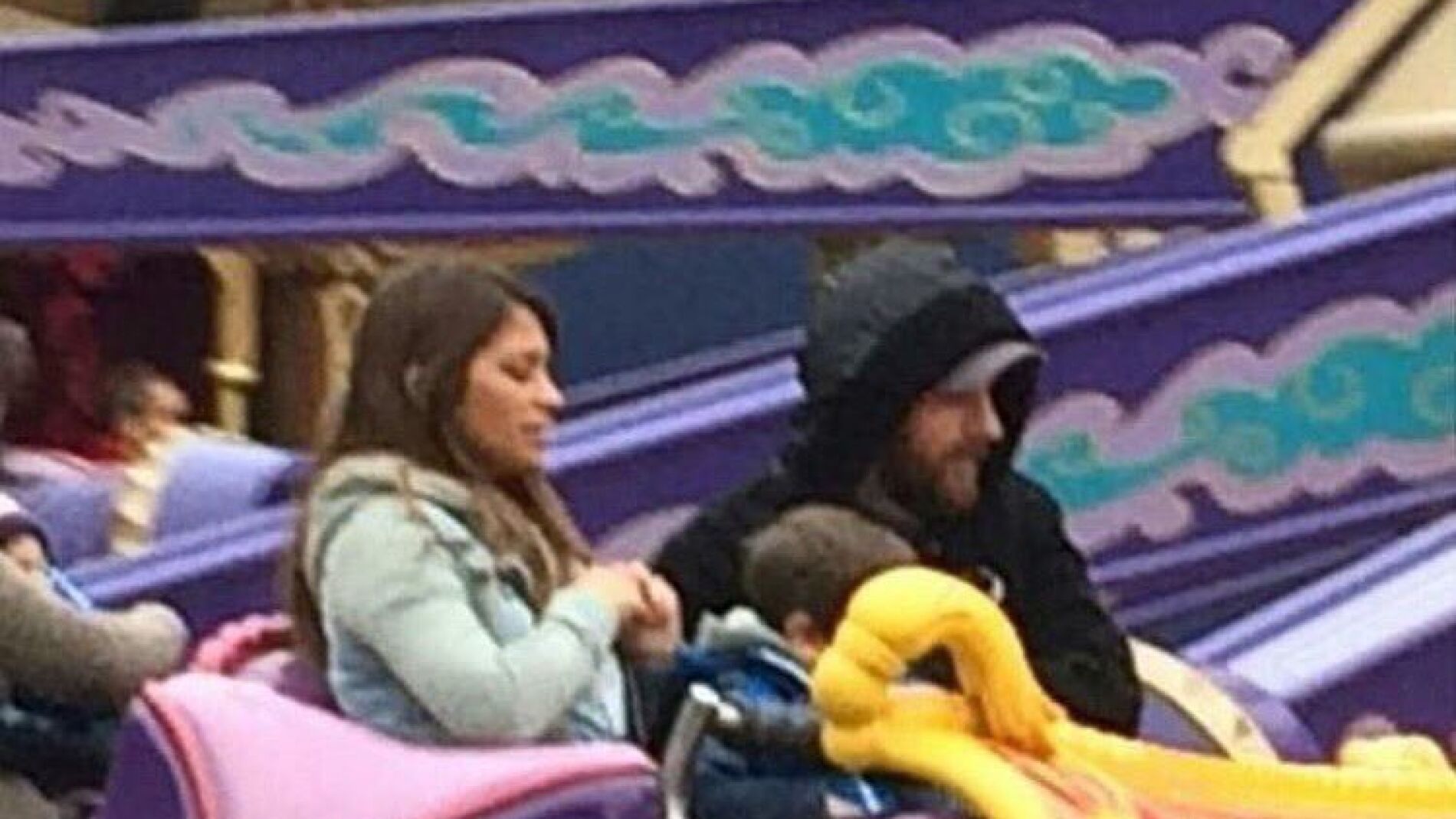 Leo Messi en Disneyland Par&iacute;s junto a su familia