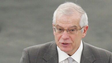 El exministro socialista Josep Borrell denuncia que ha sido víctima de una estafa en internet de 150.000 euros