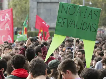 Manifestación contra las reválidas de la LOMCE Manifestación contra las reválidas de la LOMCE