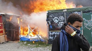 Las autoridades concluyen la evacuación de los inmigrantes de la 'La Jungla' de Calais