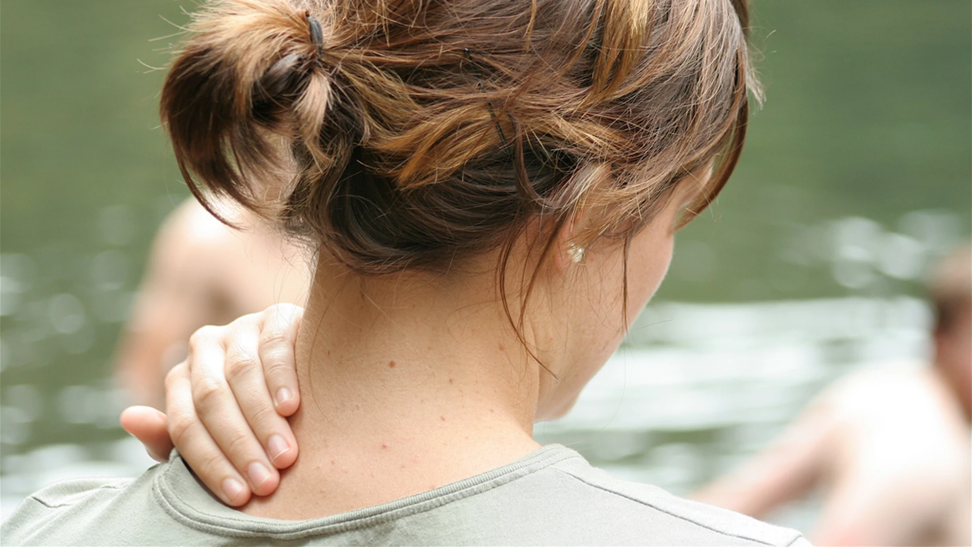 Ya te va a dar el día de ocio el dolor cervical… ¡Ponle remedio al instante! Ya te va a dar el día de ocio el dolor cervical… ¡Ponle remedio al instante!