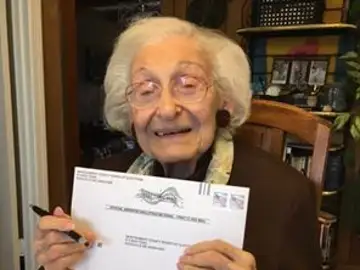 Estelle Liebow Schultz de 98 años Estelle Liebow Schultz de 98 años