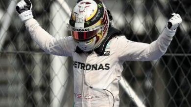 Hamilton logra la victoria en México con Alonso 13º y Sainz 16º