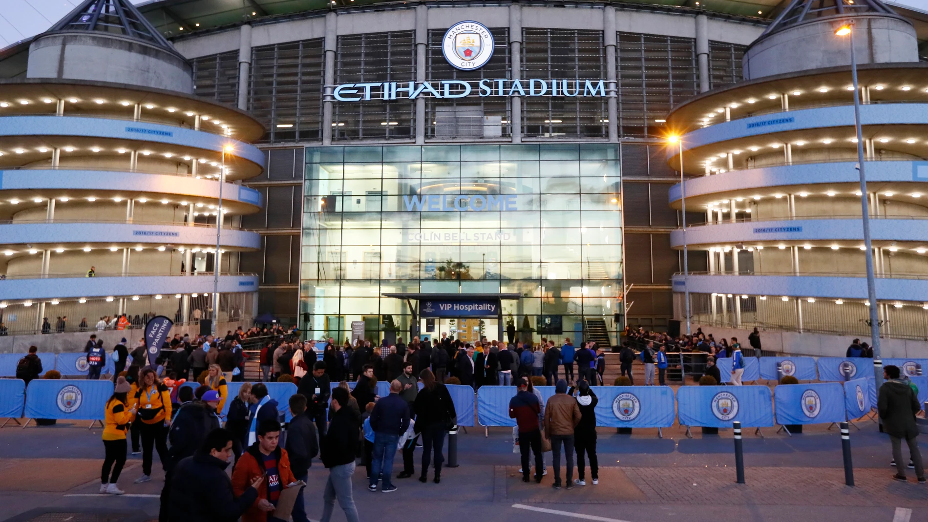 Exteriores del Etihad Stadium antes del partido