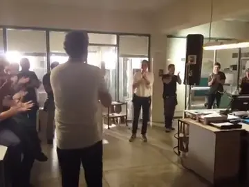 Frame 18.513009 de: El equipo de 'Mar de plástico' celebra el último día de rodaje Frame 18.513009 de: El equipo de 'Mar de plástico' celebra el último día de rodaje