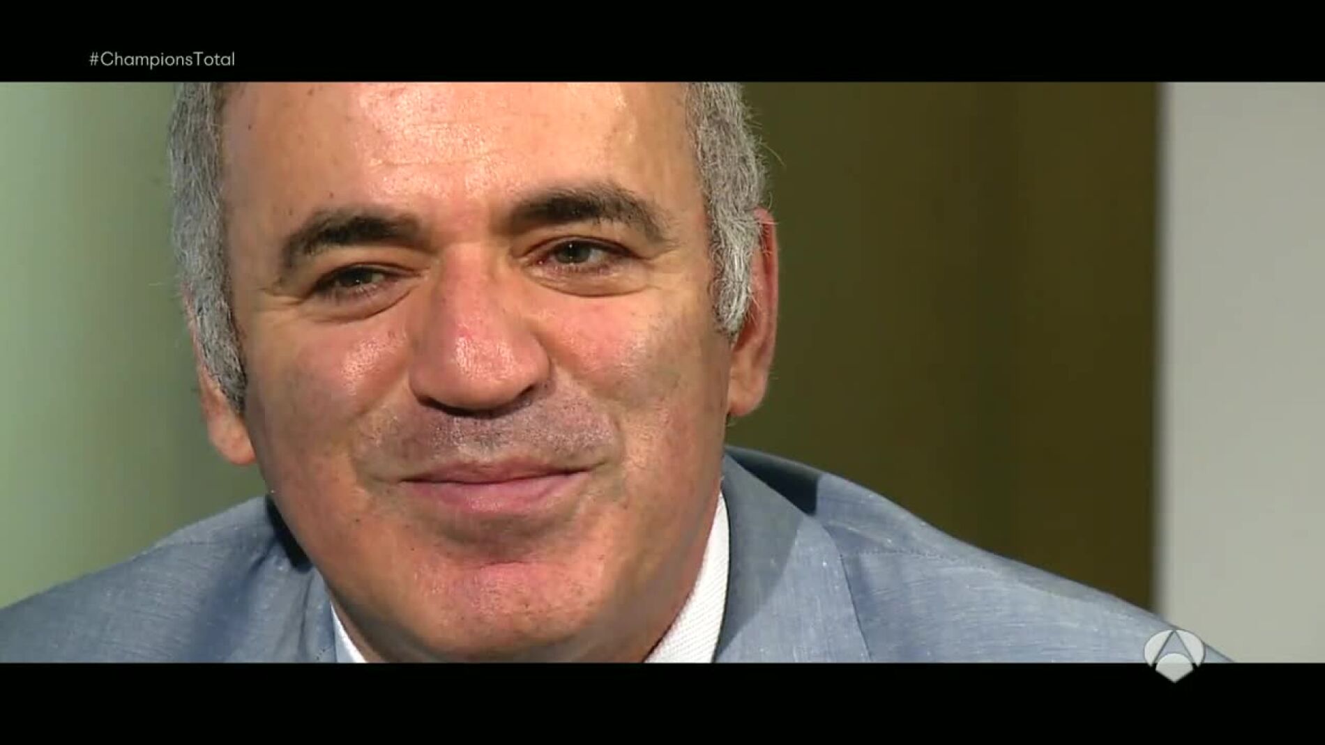 Gary Kasparov, campe&oacute;n de ajedrez