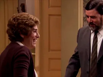 Benisgna Castro se resbala en pleno rodaje Benisgna Castro se resbala en pleno rodaje