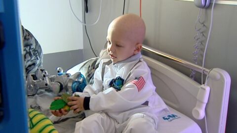 El Hospital Gregorio Mara&ntilde;&oacute;n inaugura una 'estaci&oacute;n lunar' en su planta de Oncolog&iacute;a pedi&aacute;trica
