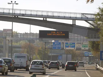 Cartel informativo en Madrid Cartel informativo en Madrid