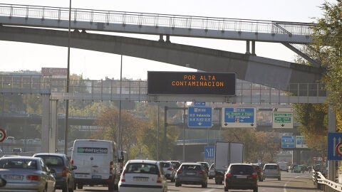 Cartel informativo en Madrid