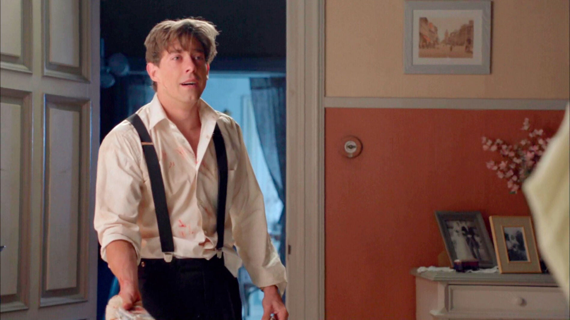 Pedro traiciona a Ana por salvar a Rita