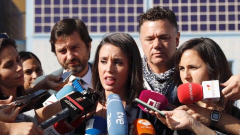 Irene Montero a su salida del CIE de Aluche
