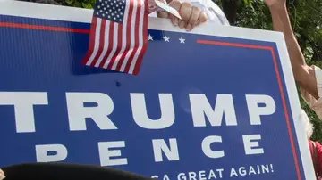 Cartel de 'Vota a Trump' Cartel de 'Vota a Trump'