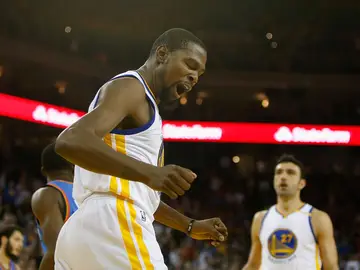Kevin Durant celebra un punto con los Golden State Warriors Kevin Durant celebra un punto con los Golden State Warriors