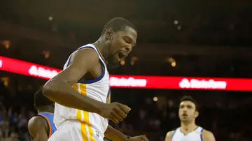 Kevin Durant celebra un punto con los Golden State Warriors Kevin Durant celebra un punto con los Golden State Warriors