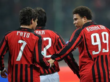 Ronaldo y Pato celebran un gol durante su etapa en el Milan Ronaldo y Pato celebran un gol durante su etapa en el Milan