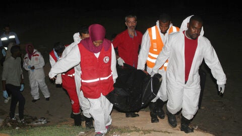 Recuperan los cuerpos de los inmigrantes fallecidos