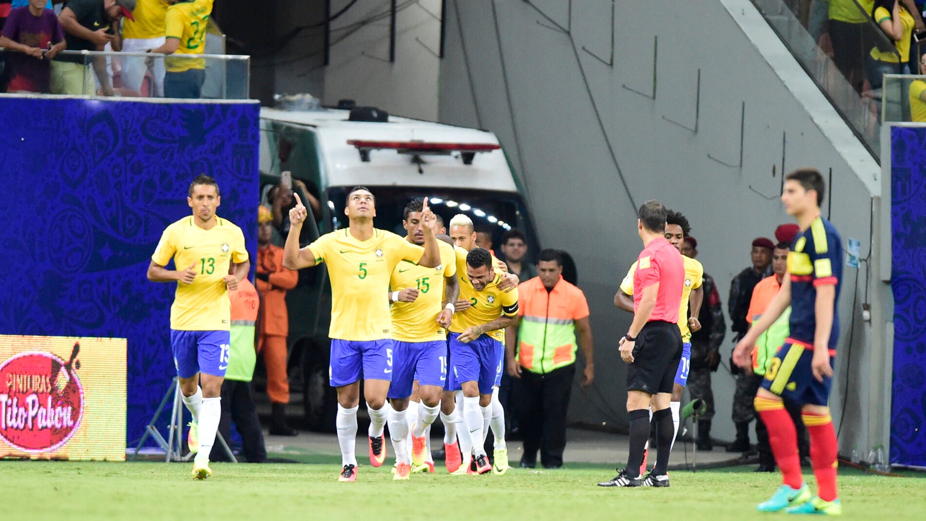 Casemiro celebra un gol con Brasil