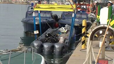 Mueren cuatro narcotraficantes al colisionar su planeadora con una patrullera
