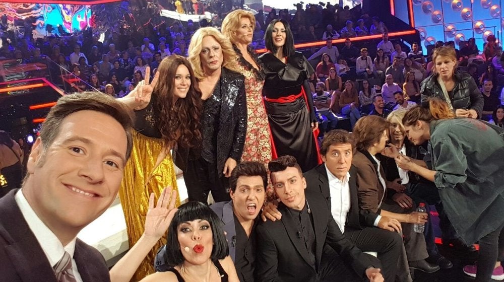 El elenco de 'Tu cara me suena' se hace un selfie en la quinta gala