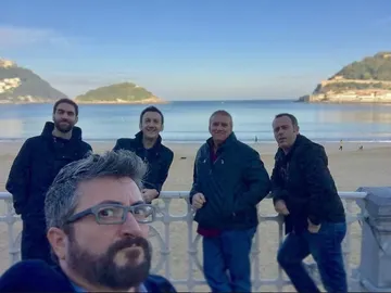 La cuadrilla de 'Allí abajo', feliz en su vuelta a casa La cuadrilla de 'Allí abajo', feliz en su vuelta a casa