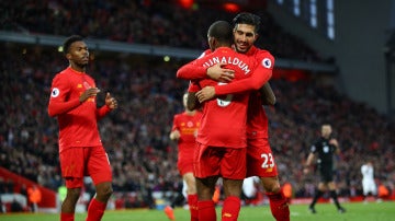 Los jugadores del Liverpool celebran un gol en Anfield