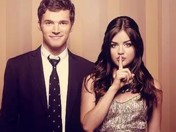 Ezra y Aria en 'Pretty Lilltle Liars' Ezra y Aria en 'Pretty Lilltle Liars'