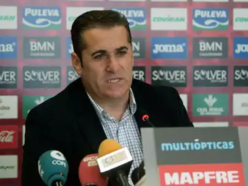 José Ramón Sandoval, exentrenador del Rayo Vallecano José Ramón Sandoval, exentrenador del Rayo Vallecano